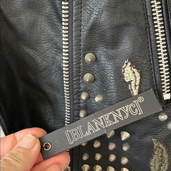 NWT BlankNYC budding romance Floral Embroidered Black moto Jacket M - Picture 9 of 14